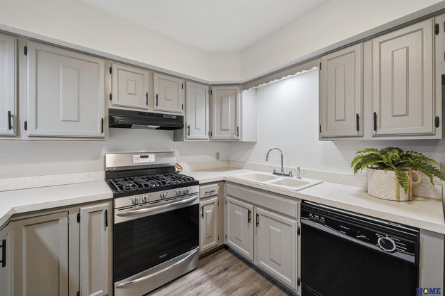 1811 Normandy Lane, Lincoln, NE 68512