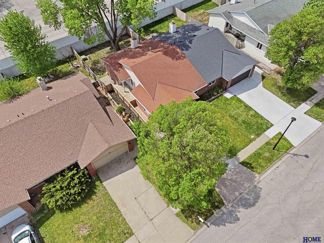 1811 Normandy Lane, Lincoln, NE 68512