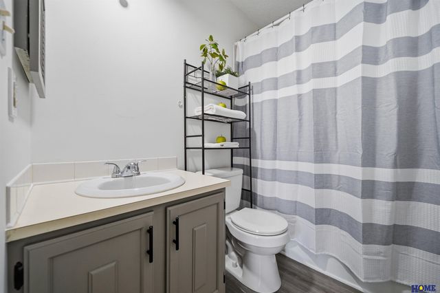 1811 Normandy Lane, Lincoln, NE 68512