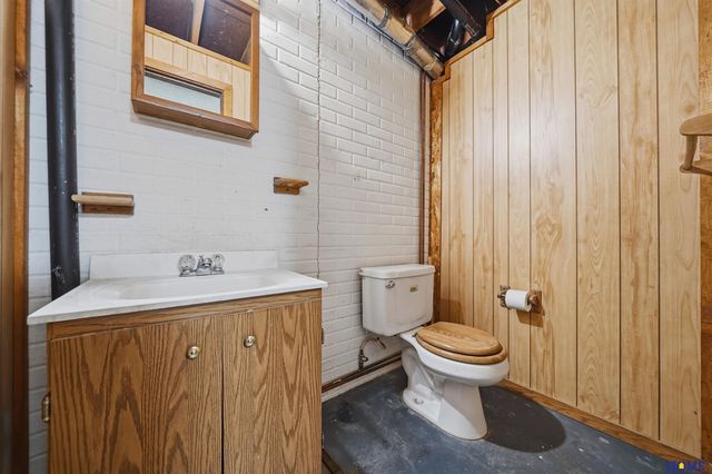 1811 Normandy Lane, Lincoln, NE 68512