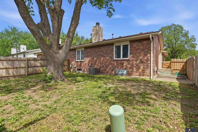 1811 Normandy Lane, Lincoln, NE 68512