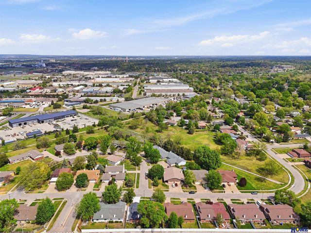 1811 Normandy Lane, Lincoln, NE 68512