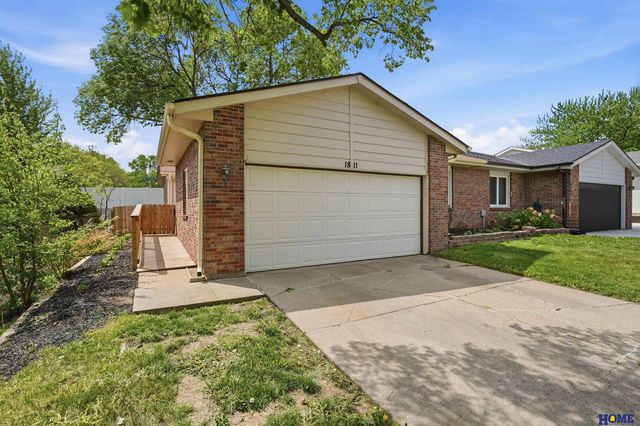 1811 Normandy Lane, Lincoln, NE 68512