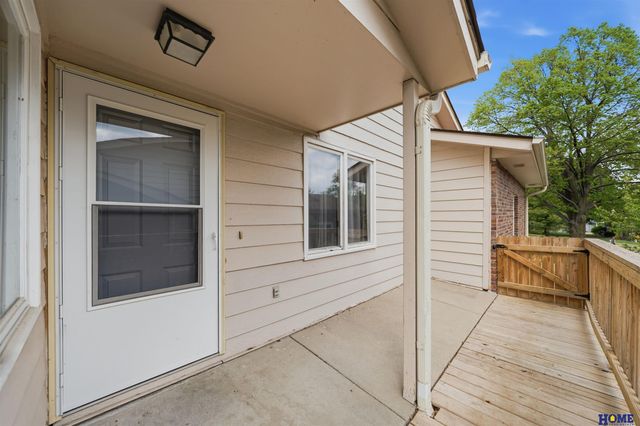 1811 Normandy Lane, Lincoln, NE 68512