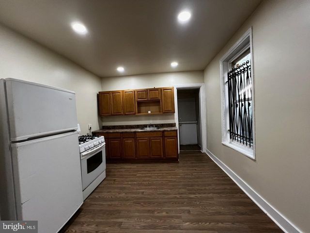 1818 N 27TH ST, Philadelphia, PA 19121