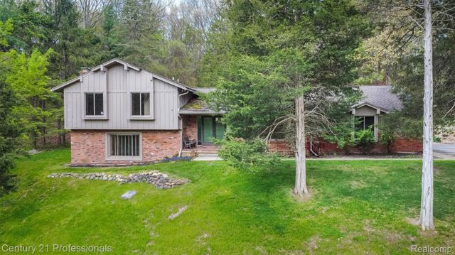 6133 Sundance Trail, Genoa Township, MI 48116