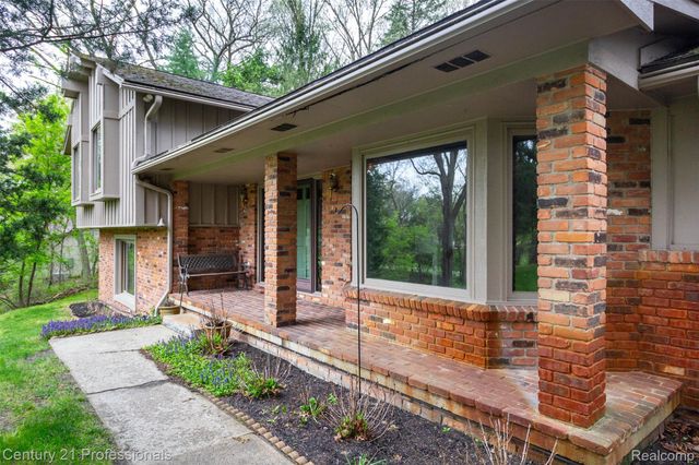 6133 Sundance Trail, Genoa Township, MI 48116