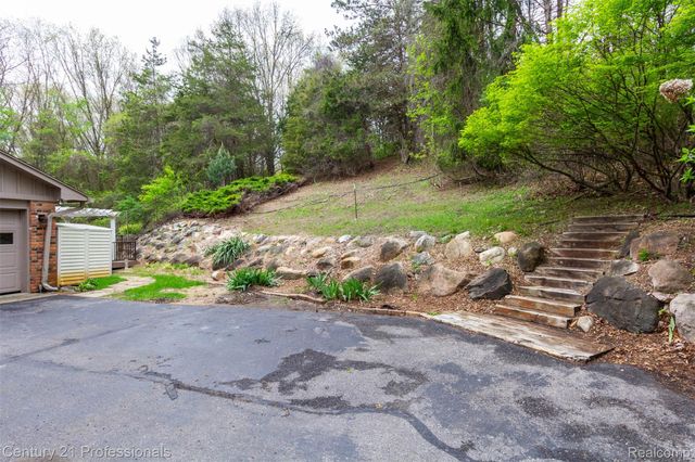 6133 Sundance Trail, Genoa Township, MI 48116