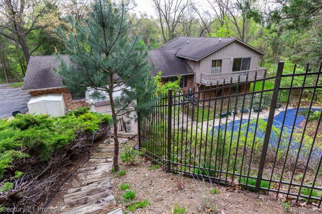6133 Sundance Trail, Genoa Township, MI 48116