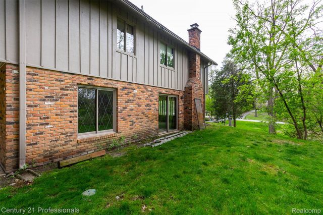 6133 Sundance Trail, Genoa Township, MI 48116