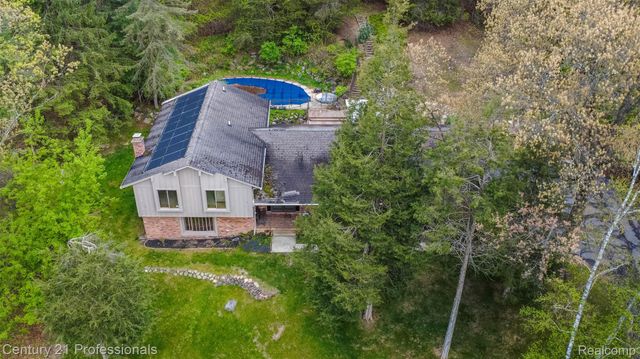 6133 Sundance Trail, Genoa Township, MI 48116