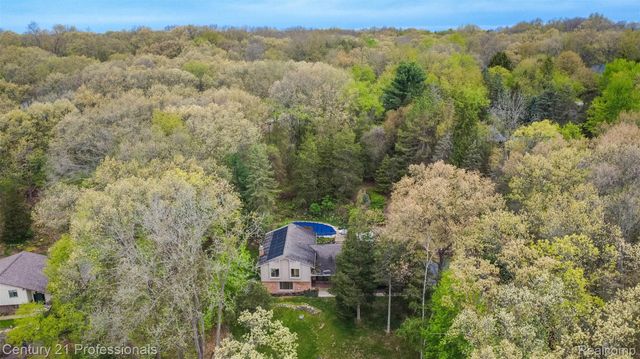 6133 Sundance Trail, Genoa Township, MI 48116