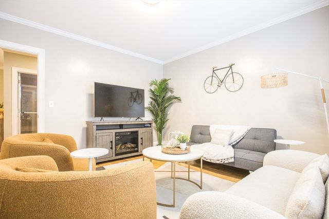 19 Verdun St, Boston, MA 02124
