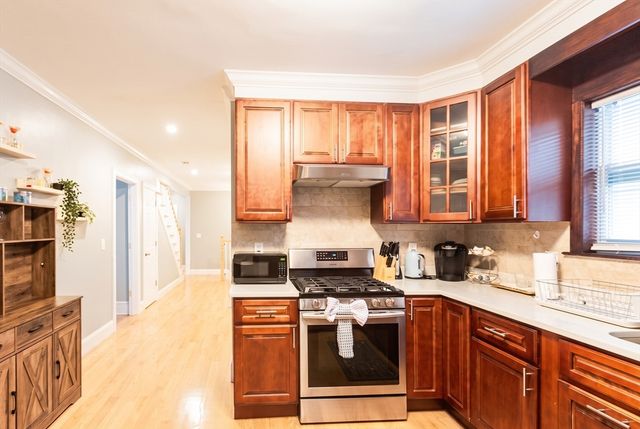 19 Verdun St, Boston, MA 02124