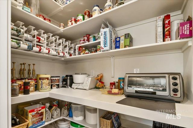 18071 N Burnt Car Way, Boise, ID 83714