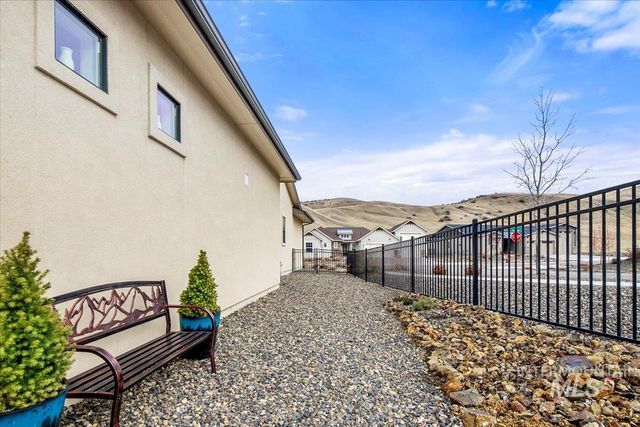 18071 N Burnt Car Way, Boise, ID 83714