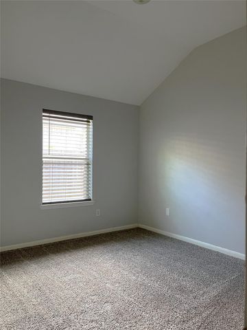8603 W Highlands Crossing, Highlands, TX 77562