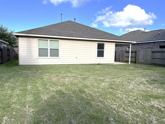 8603 W Highlands Crossing, Highlands, TX 77562