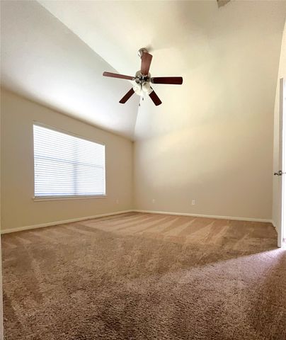 8603 W Highlands Crossing, Highlands, TX 77562