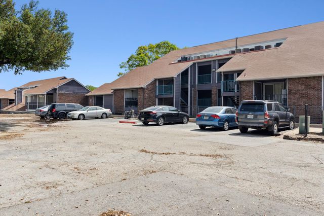 1840 Burton DR 155, Austin, TX 78741