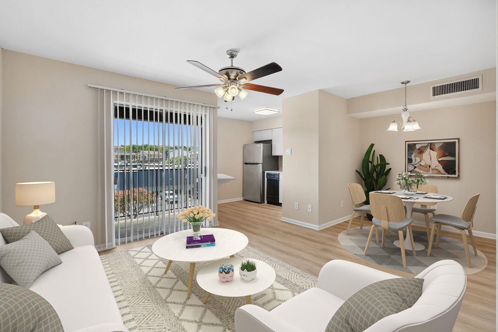 1840 Burton DR 155, Austin, TX 78741