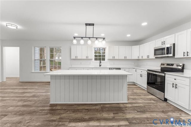 517 Hessler Dr, Ruther Glen, VA 22546