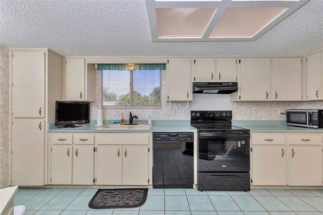 8157 SW 108TH STREET ROAD, Ocala, FL 34481