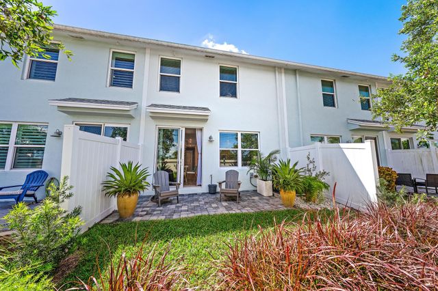 327 SE Halifax Lane, Stuart, FL 34994