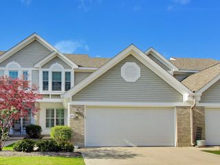634 Kendallwood Court, Crystal Lake, IL 60014