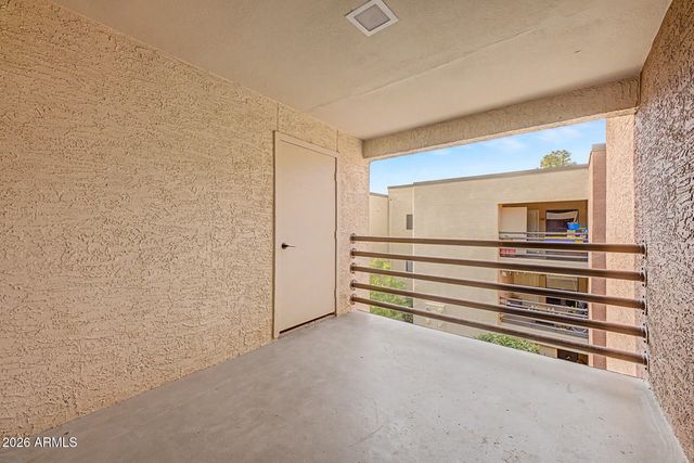 1340 N RECKER Road 322, Mesa, AZ 85205
