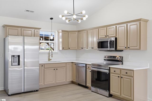 621 Drew Street, Greenville, SC 29617