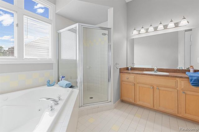 56334 Birkdale Drive, Macomb, MI 48042