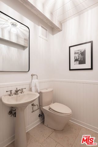 3425 Ione Drive, Los Angeles, CA 90068