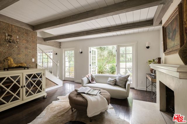 3425 Ione Drive, Los Angeles, CA 90068