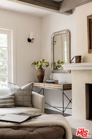 3425 Ione Drive, Los Angeles, CA 90068