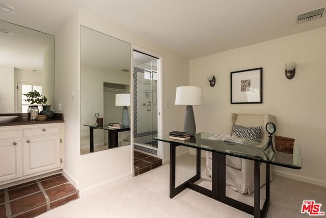 3425 Ione Drive, Los Angeles, CA 90068