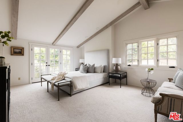 3425 Ione Drive, Los Angeles, CA 90068