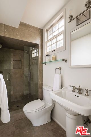 3425 Ione Drive, Los Angeles, CA 90068