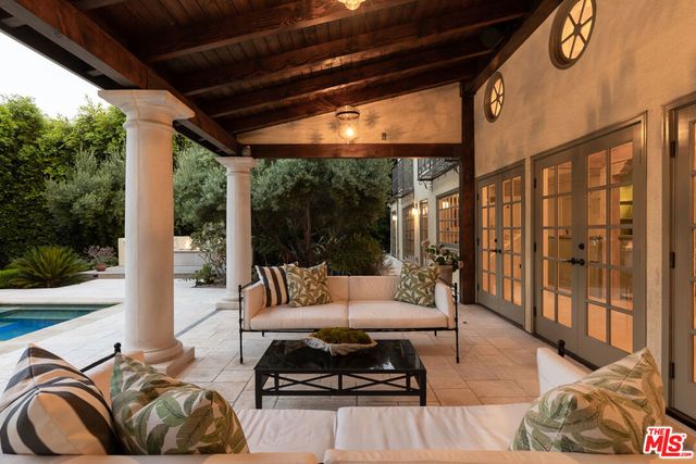 3425 Ione Drive, Los Angeles, CA 90068