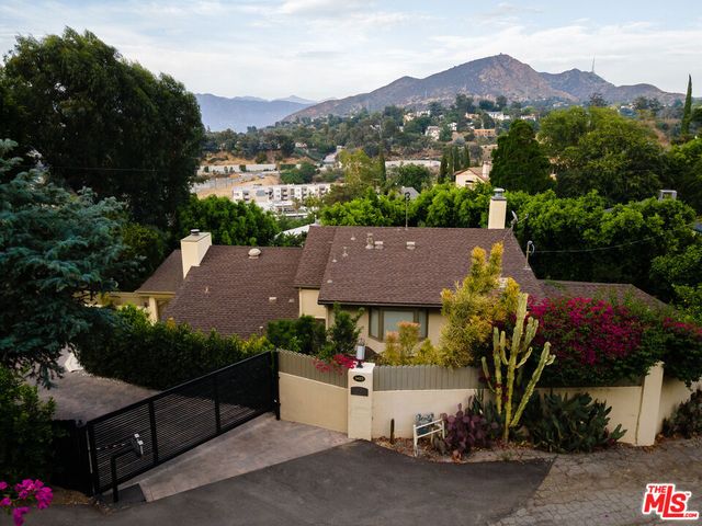 3425 Ione Drive, Los Angeles, CA 90068