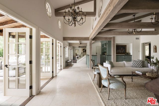 3425 Ione Drive, Los Angeles, CA 90068