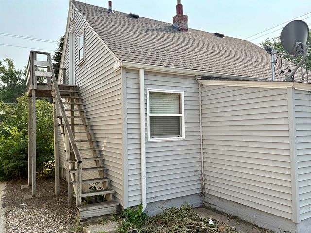 601 8TH AVE NE, Minot, ND 58703