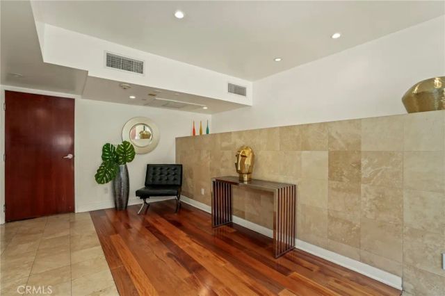 8788 Shoreham 32, West Hollywood, CA 90069
