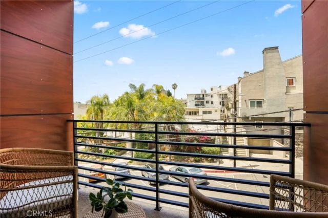 8788 Shoreham 32, West Hollywood, CA 90069