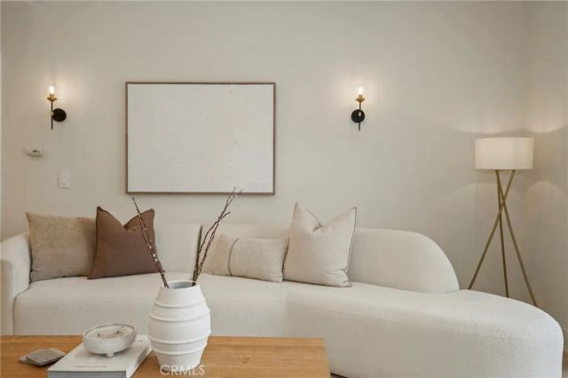 8788 Shoreham 32, West Hollywood, CA 90069