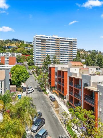 8788 Shoreham 32, West Hollywood, CA 90069