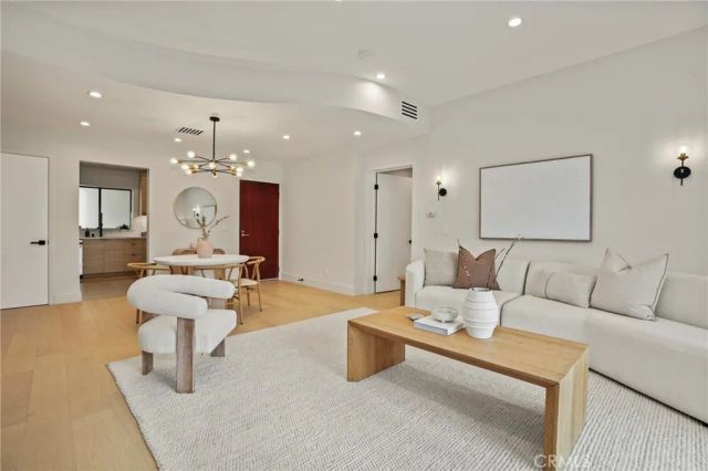 8788 Shoreham 32, West Hollywood, CA 90069