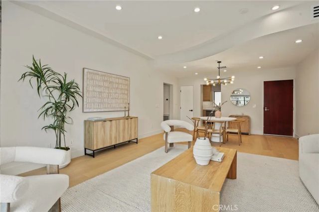 8788 Shoreham 32, West Hollywood, CA 90069