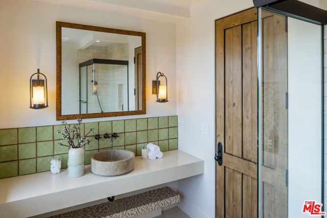 1921 Bel Air Road, Los Angeles, CA 90077