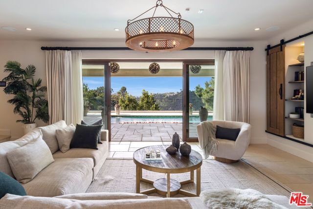 1921 Bel Air Road, Los Angeles, CA 90077